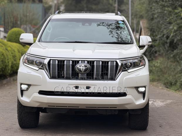Toyota Land Cruiser Prado 2.8 2019 White