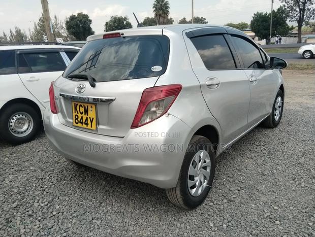 Toyota Vitz 2012 Silver
