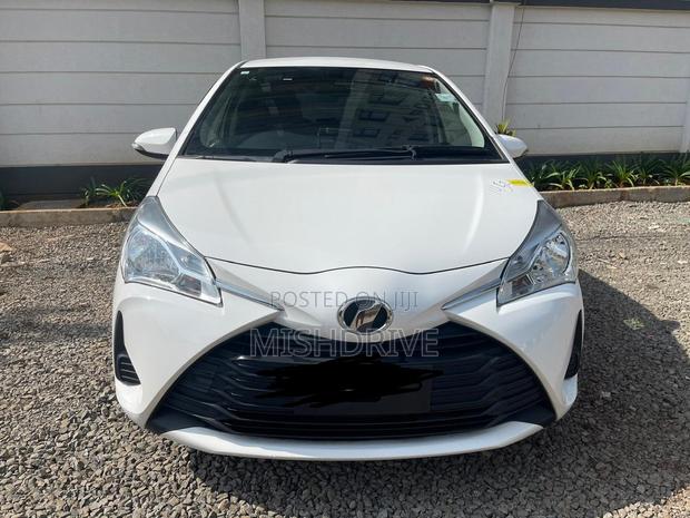 Toyota Vitz 1.0 FWD 5dr 2019 Silver