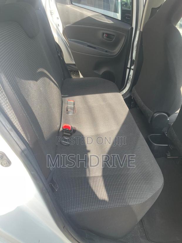 Toyota Vitz 1.0 FWD 5dr 2019 Silver