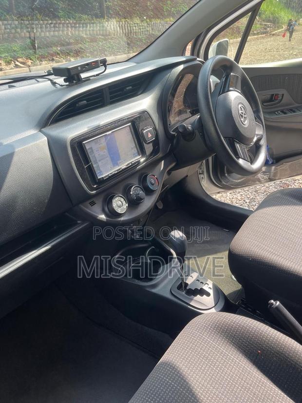 Toyota Vitz 1.0 FWD 5dr 2019 Silver