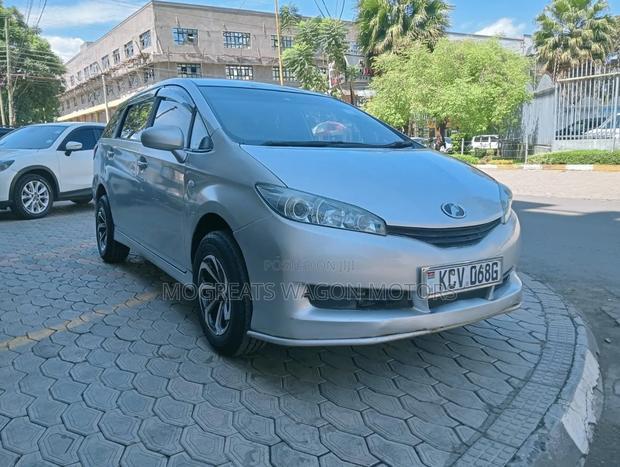 Toyota Wish 2012 Silver