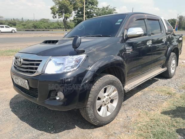 Toyota Hilux 2012 Black
