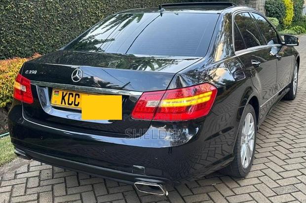 Mercedes-Benz E300 2010 Black