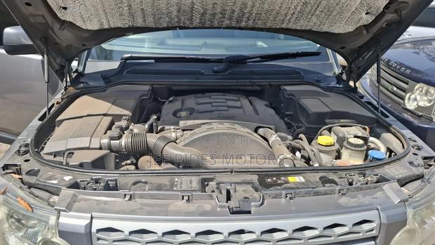 Land Rover Discovery 2012 Gray