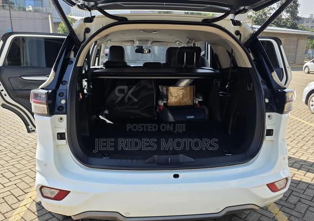 Isuzu MU-X 2022 White