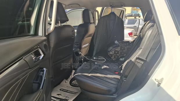 Isuzu MU-X 2022 White