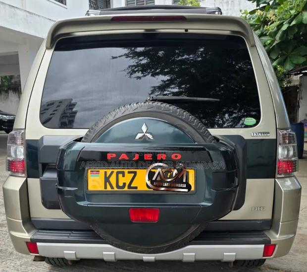Mitsubishi Pajero 3.2 Di-Dc GLS 2012 Burgundy