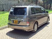 Toyota ISIS 2013 Gray for sale