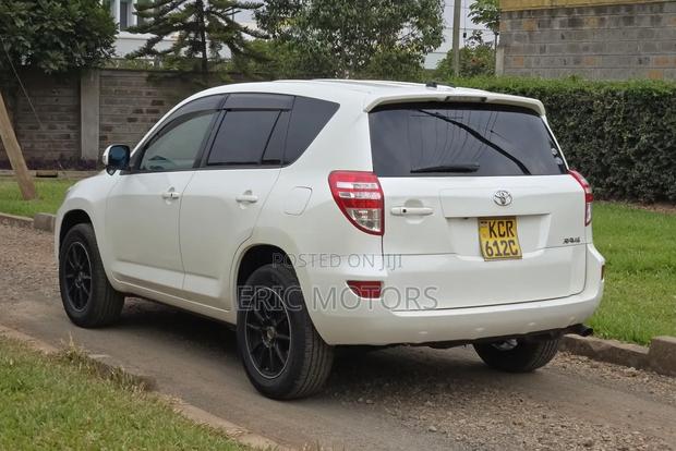 Toyota RAV4 2012 White