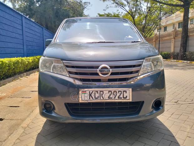 Nissan Serena 2011 Gray