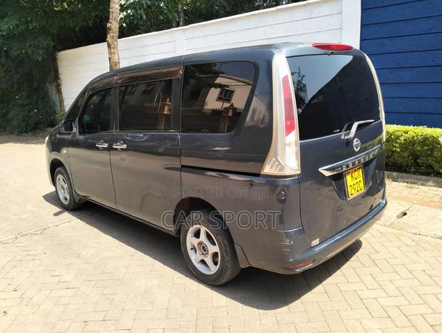 Nissan Serena 2011 Gray