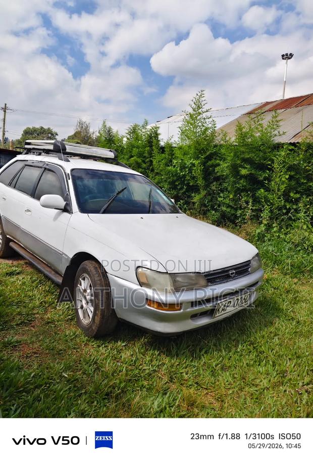 Toyota Corolla G-Touring 1999 White