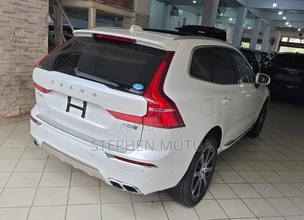 Volvo XC60 T6 Momentum AWD 2019 White