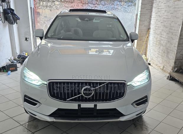 Volvo XC60 T6 Momentum AWD 2019 White