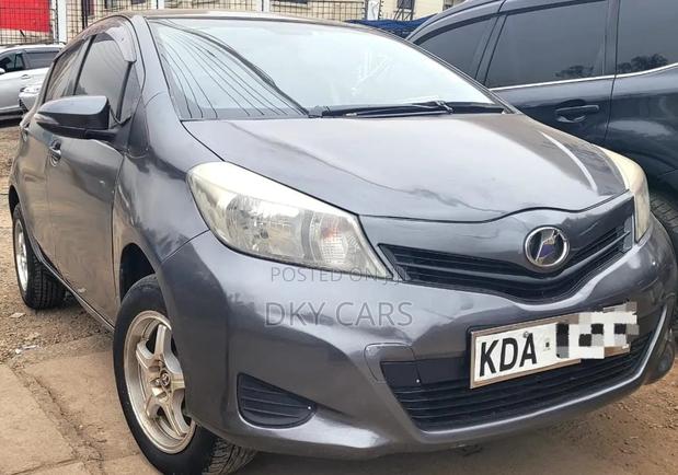 Toyota Vitz 2014 Gray
