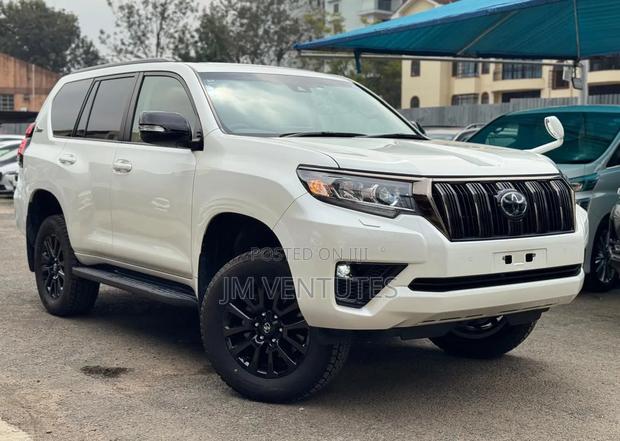 Toyota Land Cruiser Prado 2021 White
