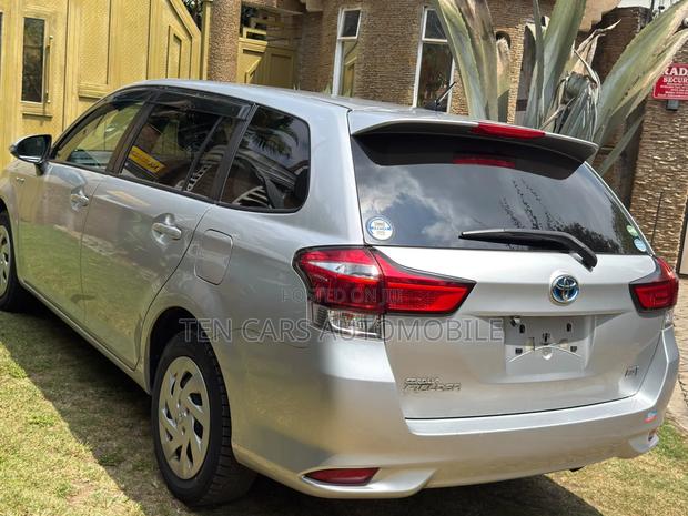 Toyota Corolla Fielder 2019 Silver