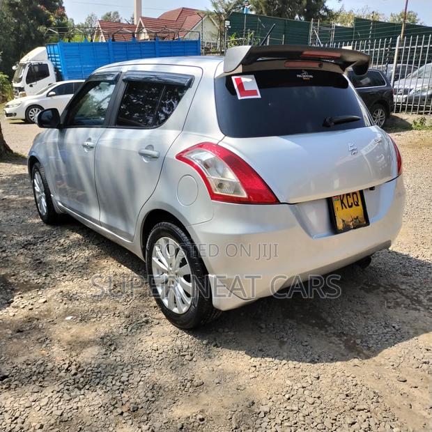 Suzuki Swift 2011 Silver