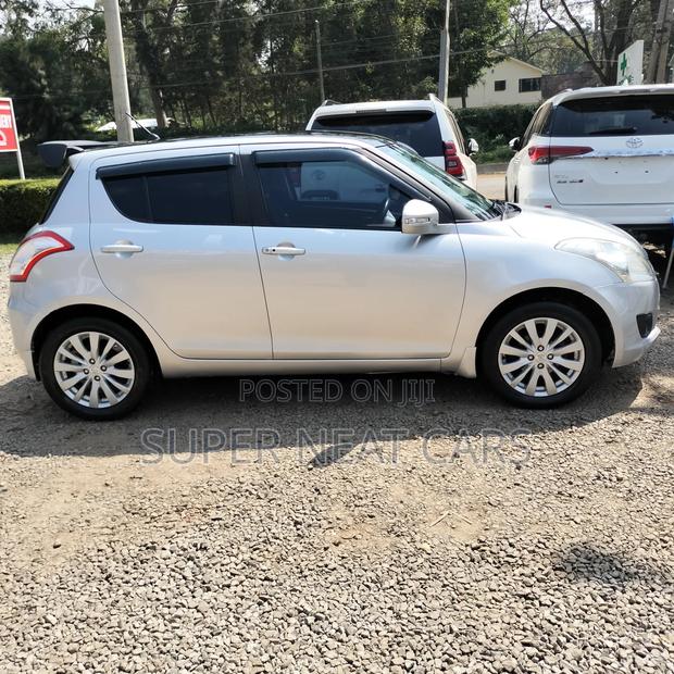 Suzuki Swift 2011 Silver