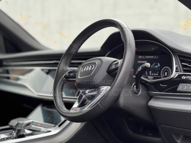 Audi Q8 55 Premium AWD quattro 2020 Black