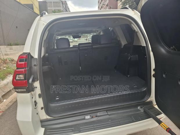 Toyota Land Cruiser Prado 2019 White