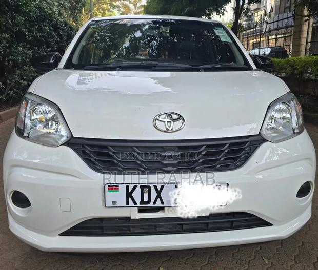 Toyota Passo 2017 White