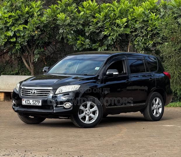 Toyota Vanguard 2010 Black