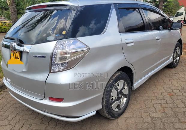 Honda Fit Shuttle 2014 Silver