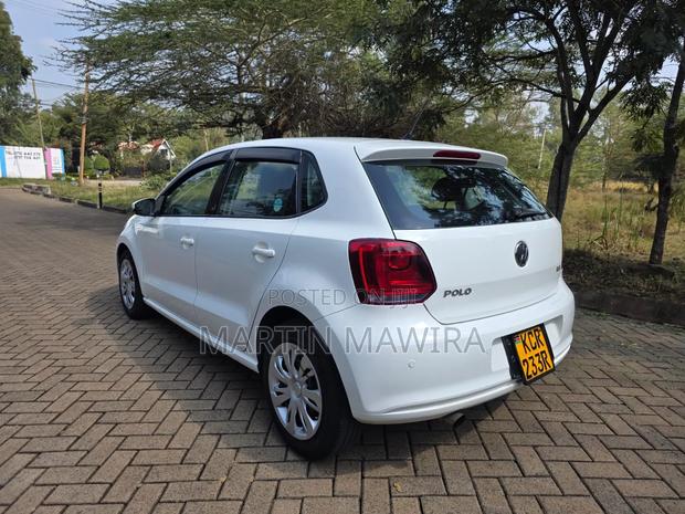 Volkswagen Polo 2012 White