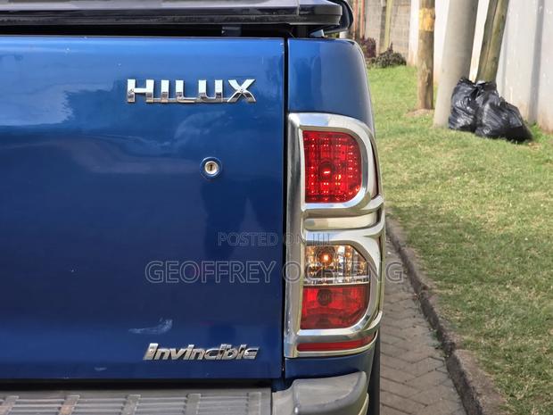 Toyota Hilux 2014 Blue