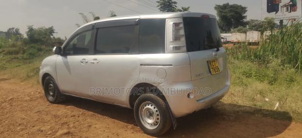 Toyota Sienta 2012 Silver