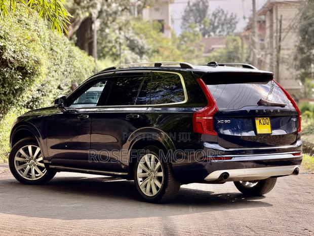 Volvo XC90 T5 Momentum AWD 2019 Black