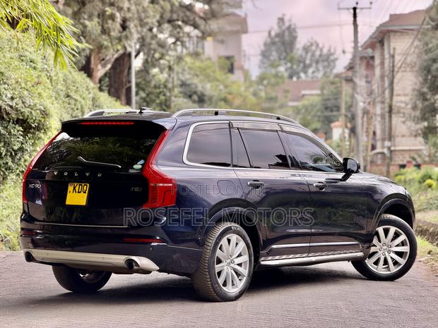 Volvo XC90 T5 Momentum AWD 2019 Black