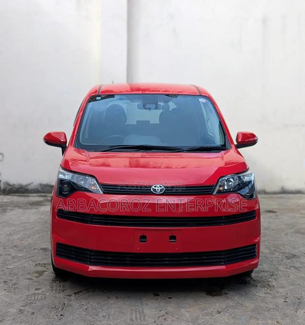 Toyota Spade 2018 Red
