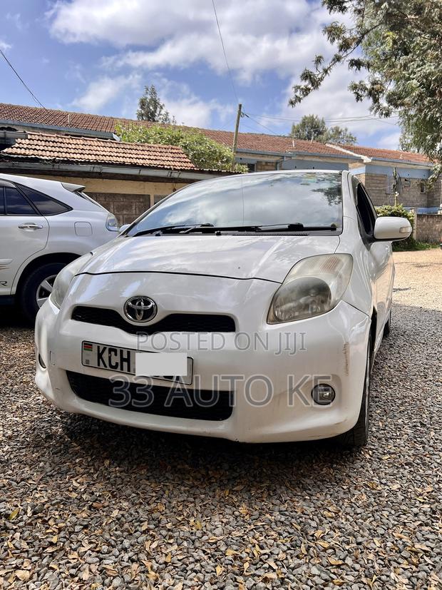 Toyota Vitz 1.5 FWD 5dr 2009 White