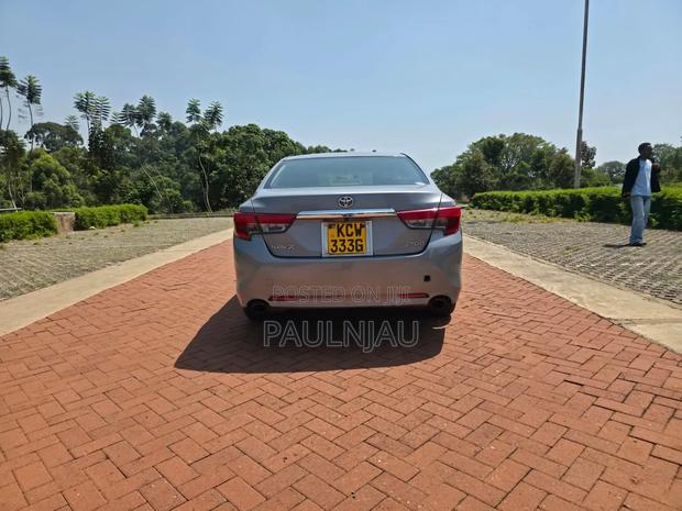 Toyota Mark X 2013