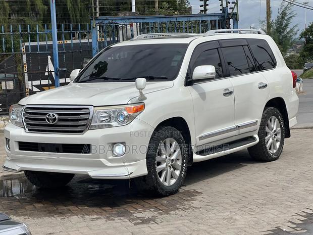 Toyota Land Cruiser 2015 White