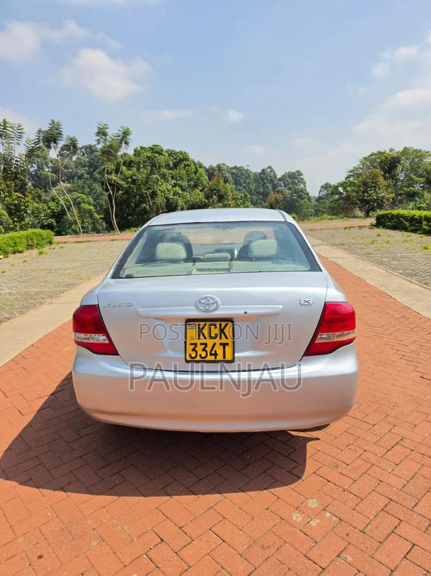 Toyota Axio 2010