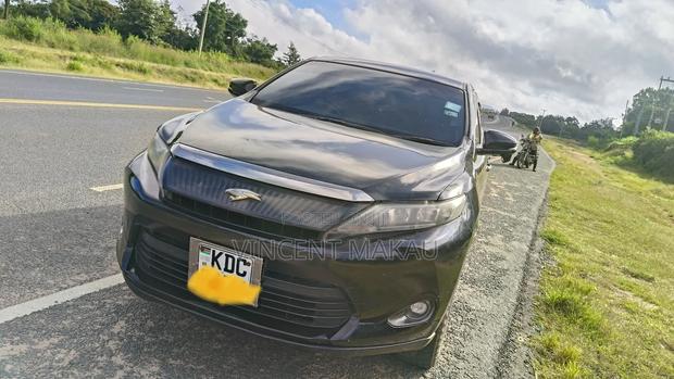 Toyota Harrier 2.0 2014 Black