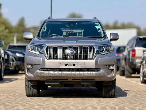 Toyota Land Cruiser Prado 2.8 2017 Brown