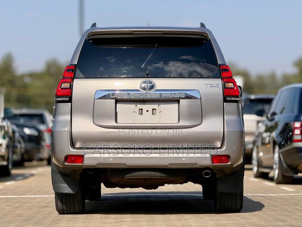 Toyota Land Cruiser Prado 2.8 2017 Brown