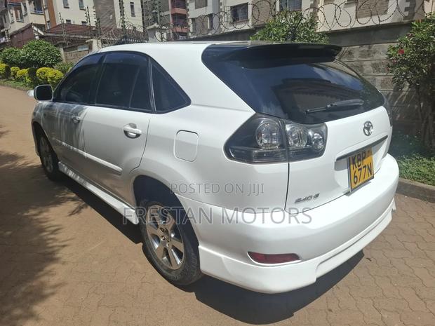 Toyota Harrier 2004 White