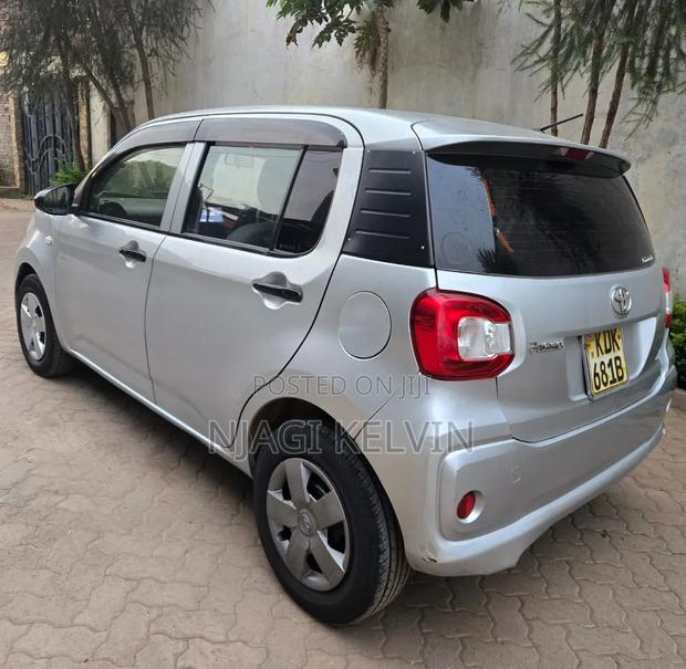 Toyota Passo 2016 Silver