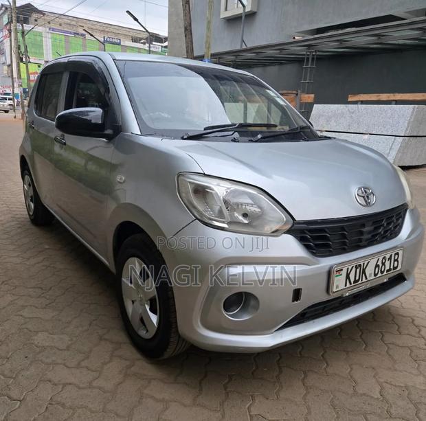 Toyota Passo 2016 Silver