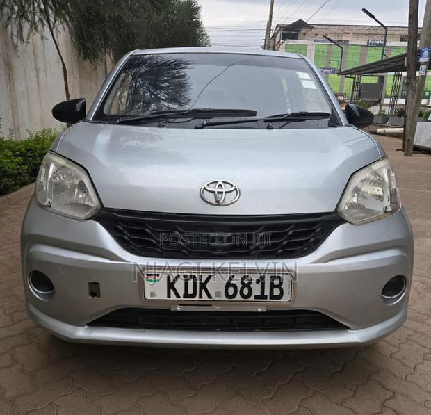 Toyota Passo 2016 Silver