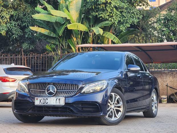 Mercedes-Benz C200 2019 Blue