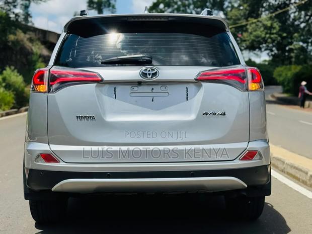 Toyota RAV4 2019 Silver