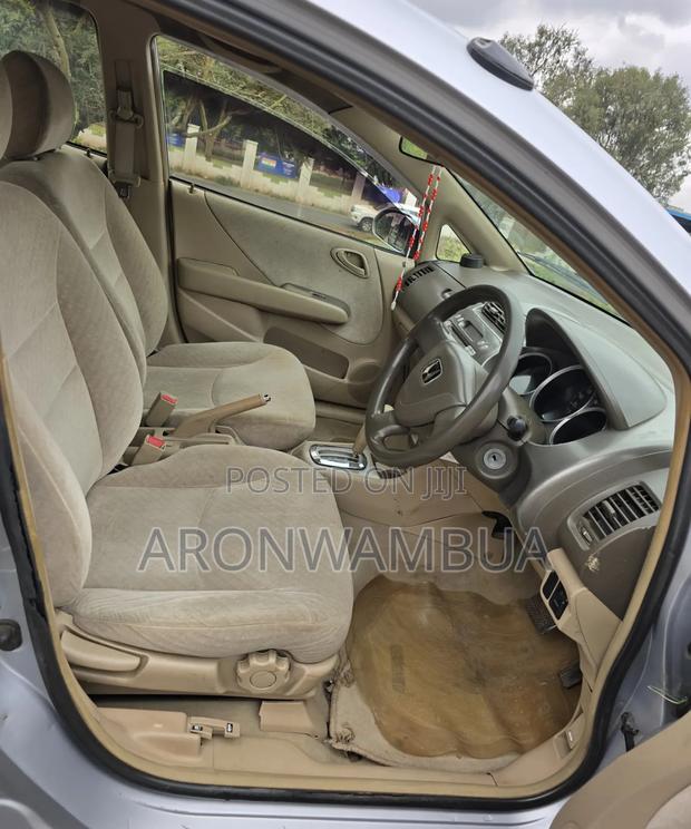 Honda Fit Aria 2006 Silver