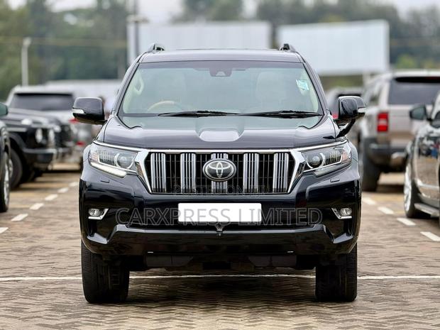 Toyota Land Cruiser Prado 2.8 2018 Black